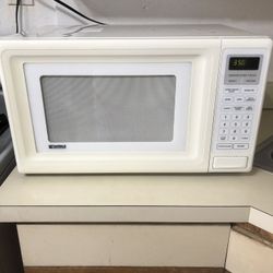 Very  New  Kenmore Microwave 