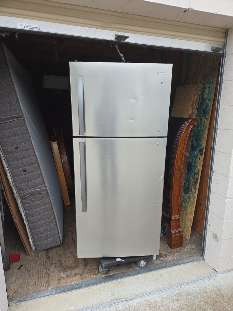Refrigerator For Sale