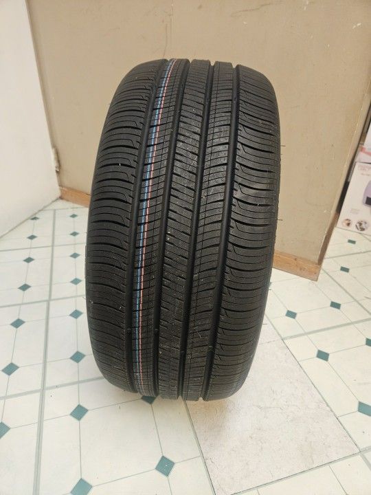 235/40r/19 Kynergy Gt Tire