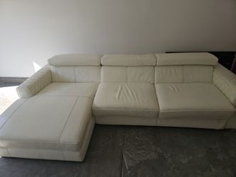 Luxury Leather Sleeper Sectional – Natuzzi Italia Balance (3-Piece with Chaise)