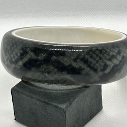 Stylish Gray & Black Alligator Print Bracelet 