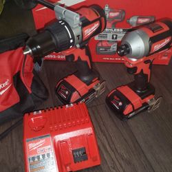 Milwaukee

M18 18V Lithium-Ion Brushless Cordless Hammer Drill/Impact Combo Kit (2-Tool) with 2 Batteries, Charger and Bag

