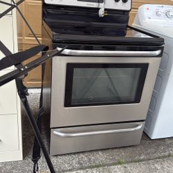 Estufa  Frigidaire Negra