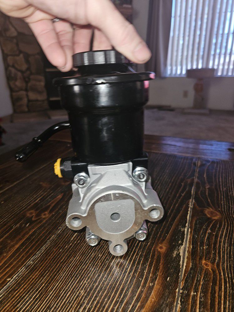 Brand New POWER STEERING PUMP  WITH RESERVOIR 