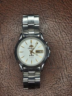 Vintage 3 Star crystal Orient watch