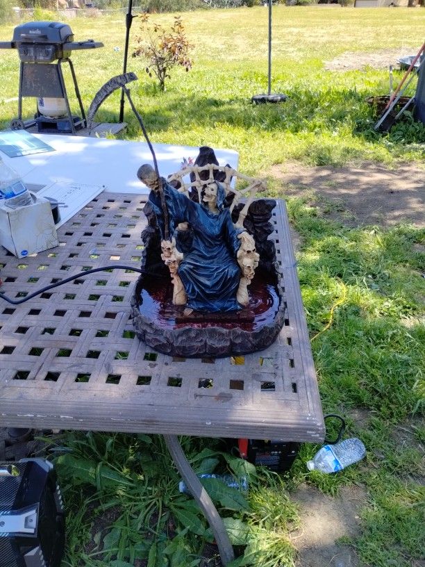 Skull Water Fountain