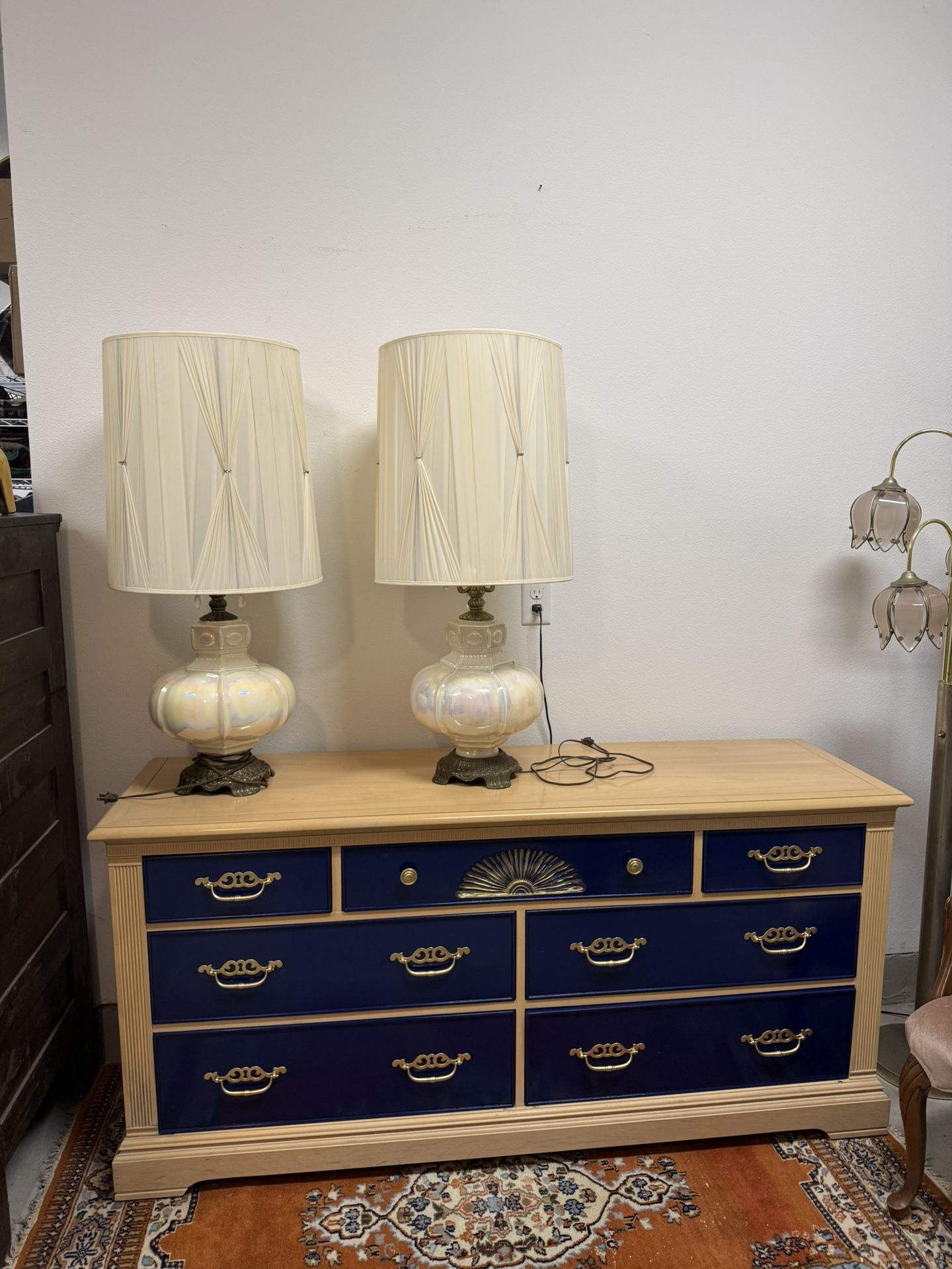 Vintage Pair Of Gorgeous Iridescent Milk Glass Table Lamps With Silk Shades