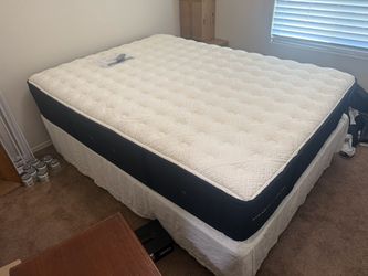 Stearns & Foster Queen Mattress