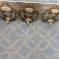 Coastal Buoy & Rope Design 3 Peg Wall Decor