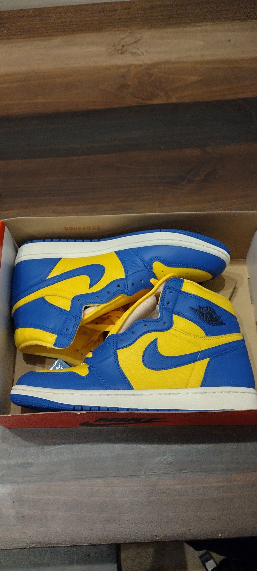 WMNS Air Jordan 1 High Retro OG