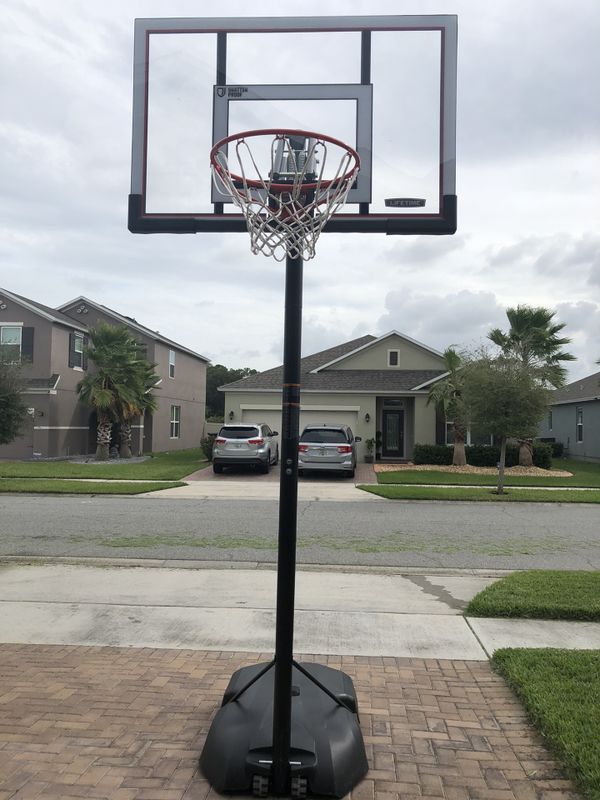 Lifetime 50” steel frame portable basketball hoop for Sale in Orlando