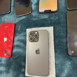 Iphone 15 Pro Maxx - Unlocked - Minor Screen Scratches 