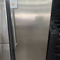 Frigidaire Professional 19 Cu. Ft. Single-Door Refrigerator