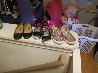Girls Shoes Slip On Size 8c, 9c