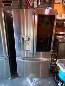 LG REFRIGERATOR FRENCH DOOR PLUS INSTAVIEW GLASS DOOR, STAINLESS STEEL. FREE DELIVERY AND INSTALLATION
