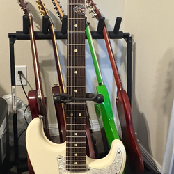 Fender stratocaster guitar with Dave Gilmour EMG DG-20