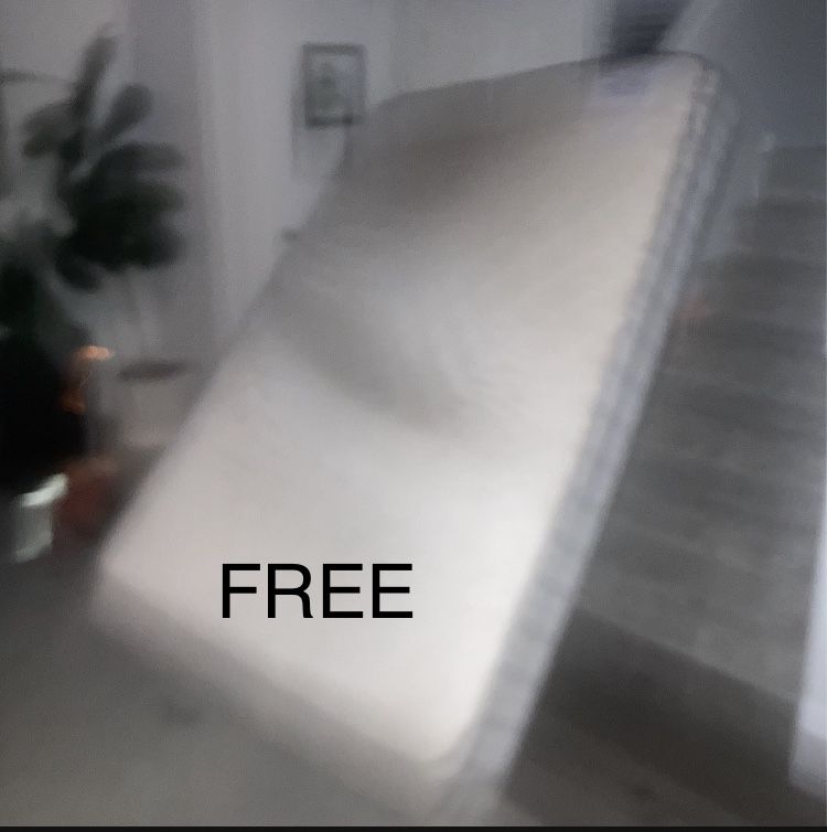Queen mattress — Free