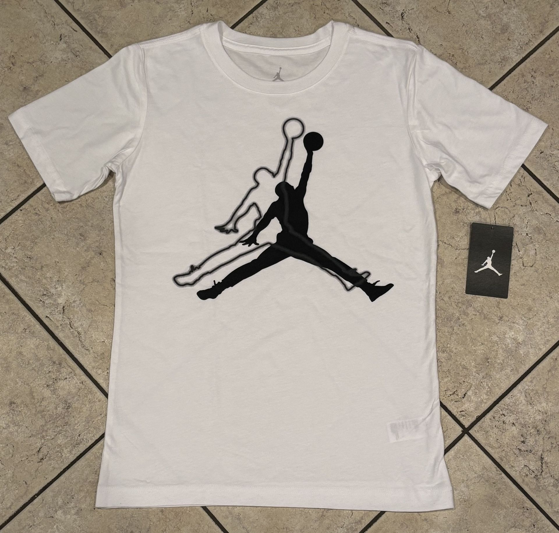 Nike Jordan Boys T-shirt Size Large 12-13 Years Old NWT