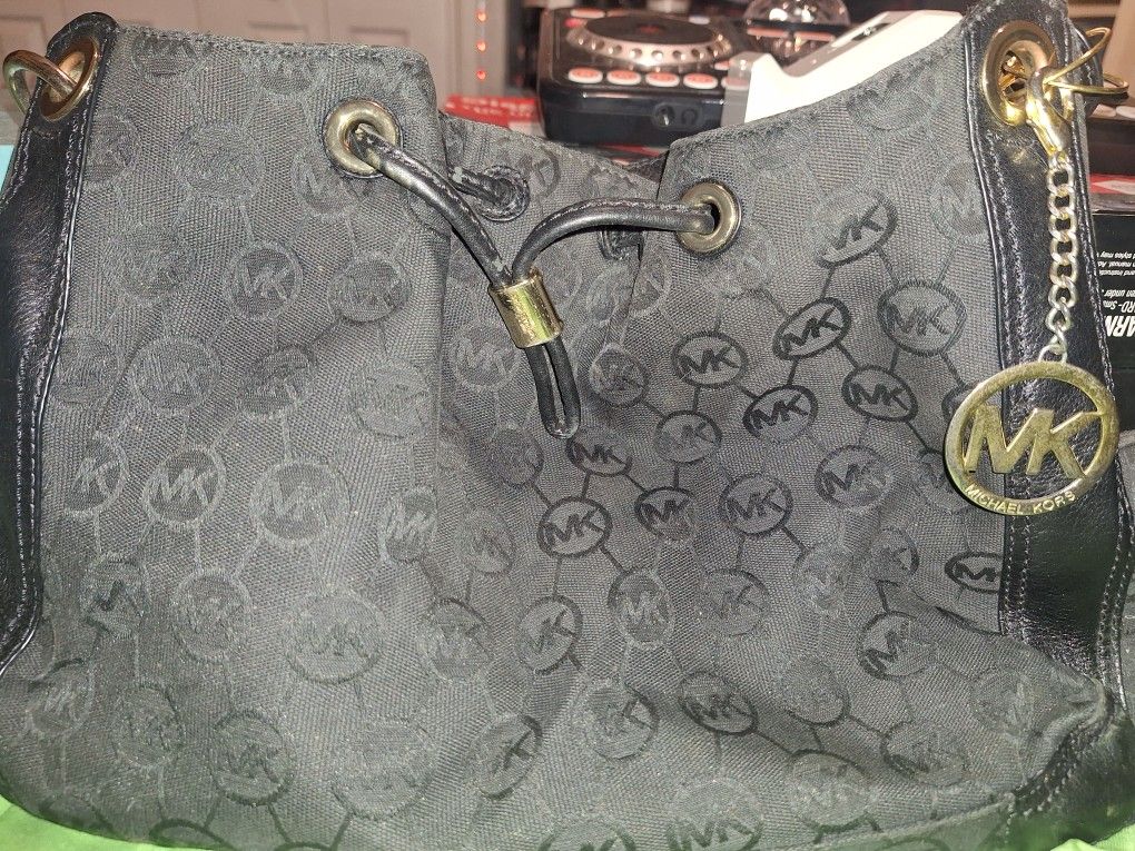 MICHAEL KORS Black BAG