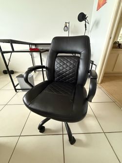 Super comfy desk chair.