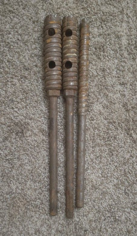 Hole MAKING DRILL BITS