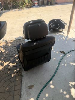 E60 528i 2008 passenger front seat