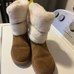 Koolaburra by UGG Women's Dezi Short Suede Boots Faux Fur Chestnut Tan Size 9