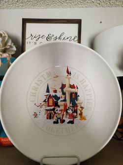 Mickey And Friends Christmas Serving Bowl And Plates