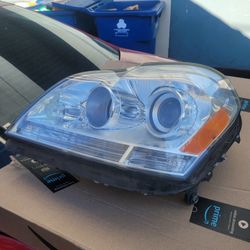 Mercedes Gl450 Left Headlight 