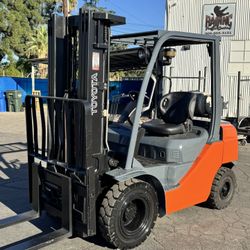 TOYOTA ALL TERRAIN PROPANE FORKLIFT
