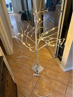 4 foot LED LIGHTED, ARTIFICIAL BIRCH TREE (PLUS A BAG OF 20 CLIP ON CARDINAL DECORATIONS)