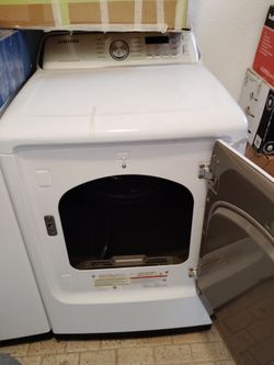 Samsung White Washer and Dryer