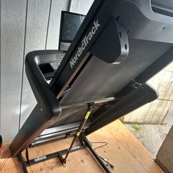 Nordictrack commercial 1750 treadmill