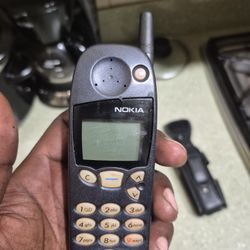 Old NOKIA Cellphone
