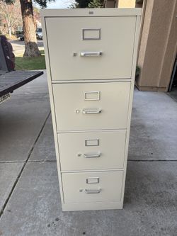 HON File Cabinet (Excellent Condition)