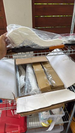 4 New Manikin White Based