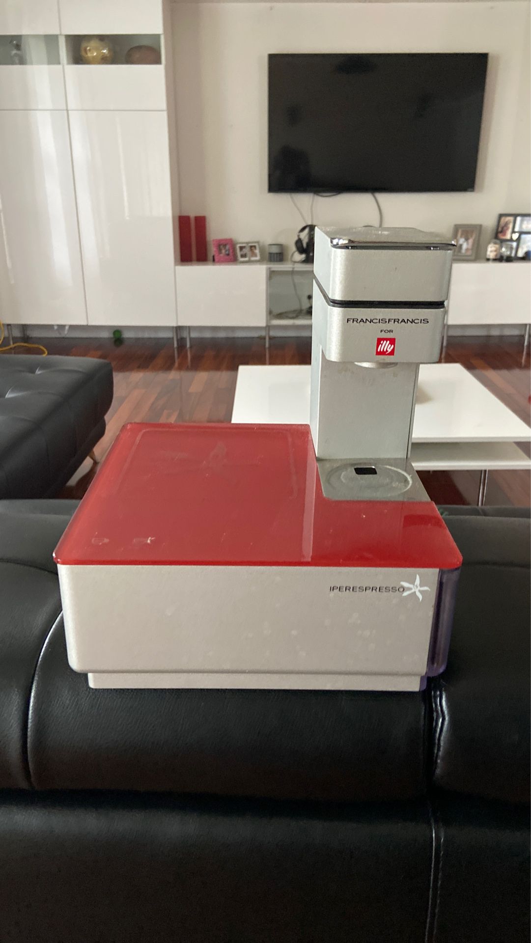 Illy Francis Francis Y 1.1 Capsule Espresso Maker