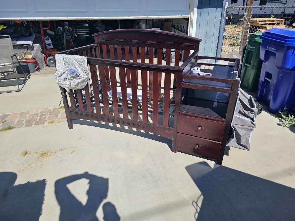Crib With Attatched Changing Table