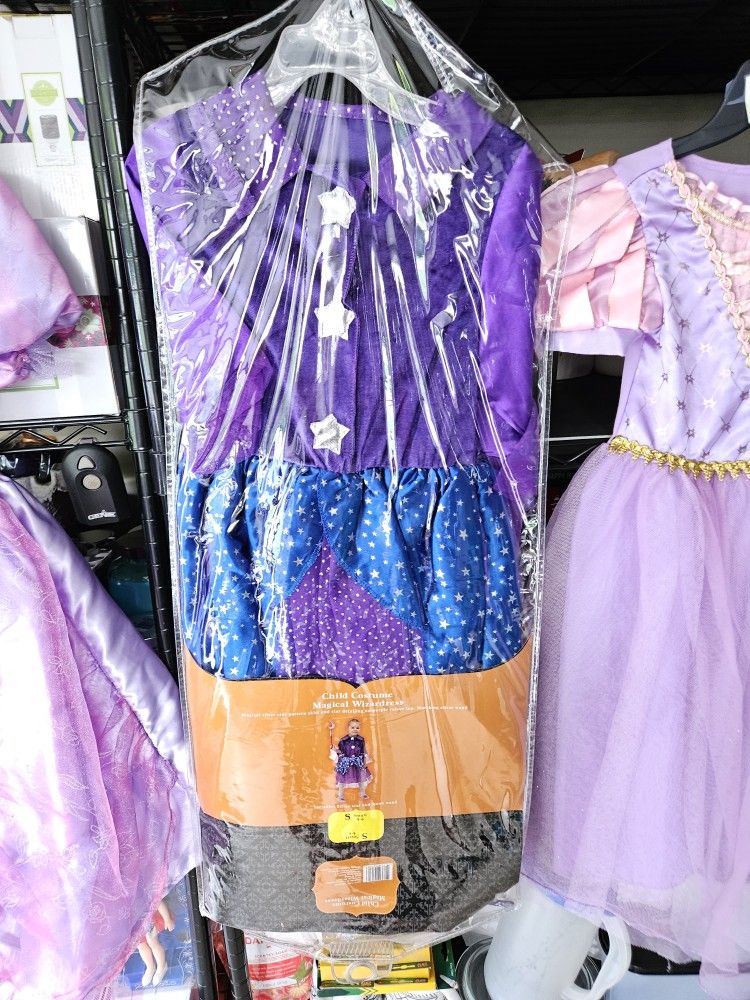 Magical Wizardess Halloween Costume 🎃.  NEW. SIZE 4/6