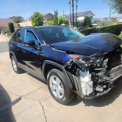2020 TOYOTA RAV4 AWD  XLE HYBRID
