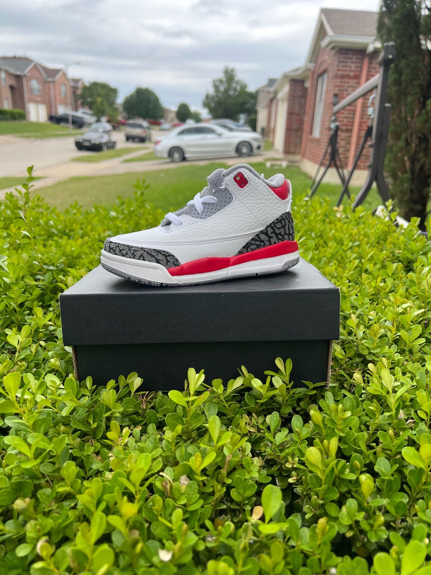 Jordan fire red 3’s size 9c