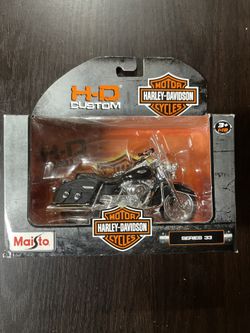 HD CUSTOMS HARLEY DAVIDSON REPLICAS…COSTS $30 In Store GIVE ME $15 a PIECE or BUY ALL 