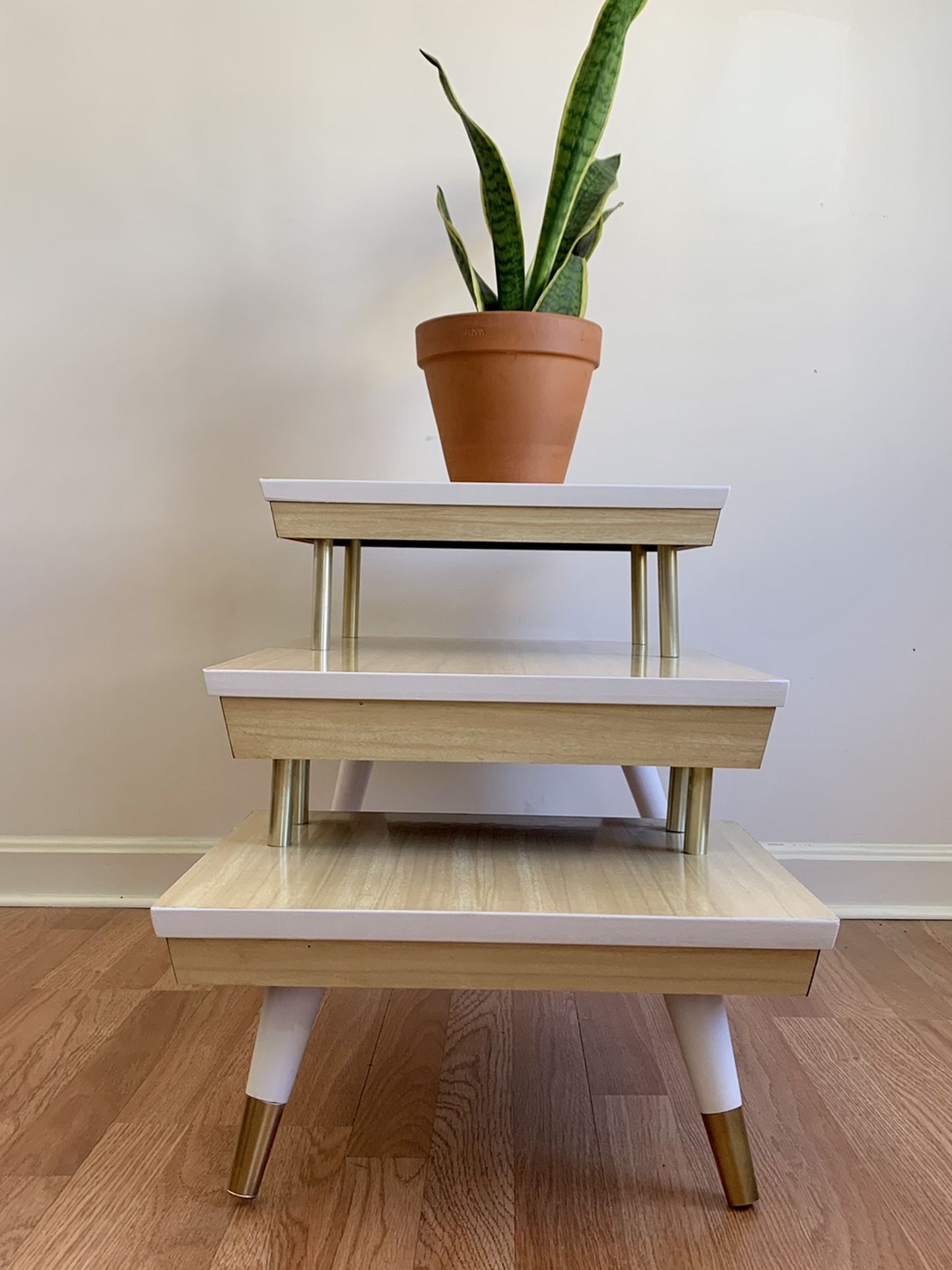 Mid Century Modern Coffee Table / Side Table