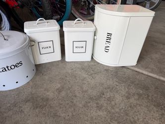 Kitchen containers