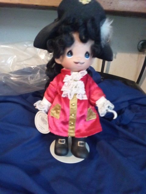 PRECIOUS MOMENTS COLLECTORS DOLL CAPTAIN HOOK IM HOOKED ON YOU RARE
