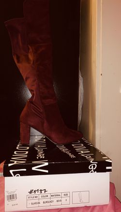 Burgundy size 8 heel boots