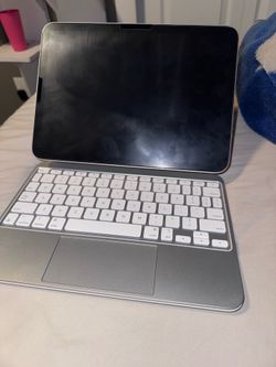 iPad 11in pro Magic Keyboard