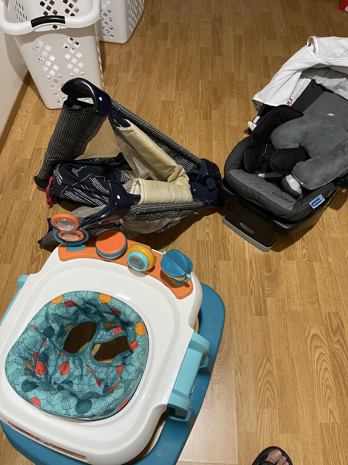 $250 – Baby Walker, Crib, Car Seat, Baby wipes warmer, Medela Electric Breast Pump  (Baby Essentials Bundle)  
