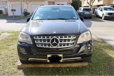 Mercedes benz ml (contact info removed) clean title 98,000 miles