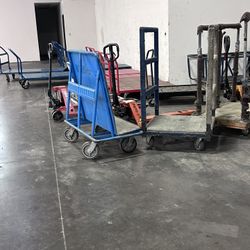 Pallet Jacks 